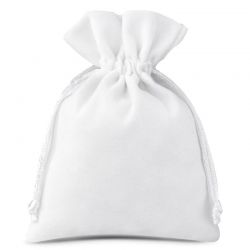 Velvet pouches 6 x 8 cm - white Wedding bags