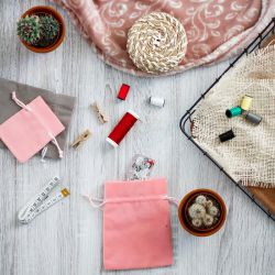 Velvet pouches 13 x 18 cm - light pink For children